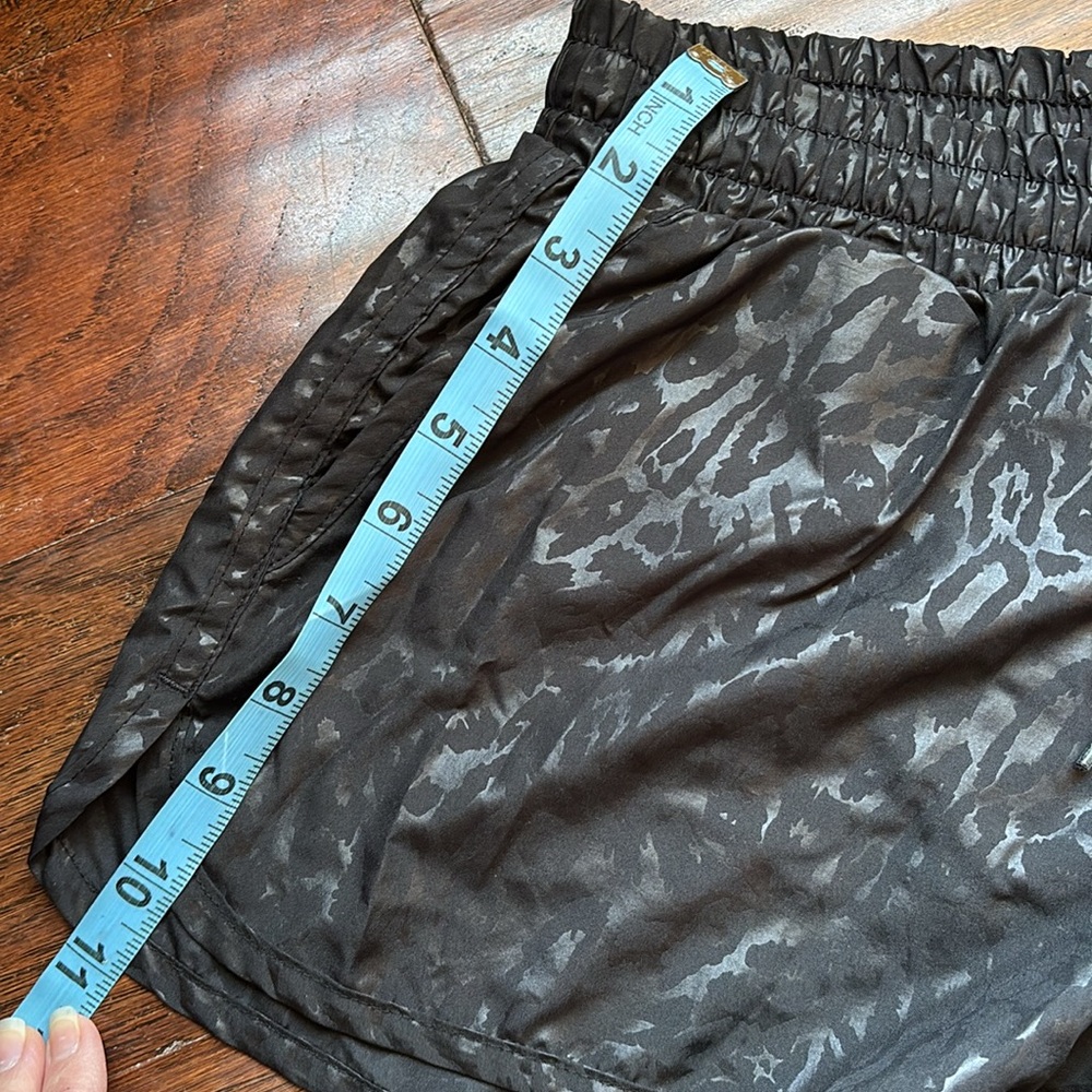 Zyia Bomber Shorts - Black Leopard - Size M - Picture 7 of 8